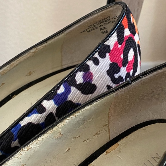 Nine West Rainbow Leopard Print Peep Toe Pumps / Heels - Picture 9 of 15